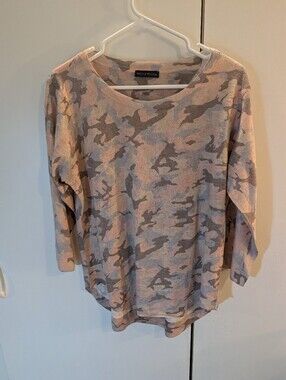 Nally & Millie Woman's L  Pink and Gray Camo Knit Pullover